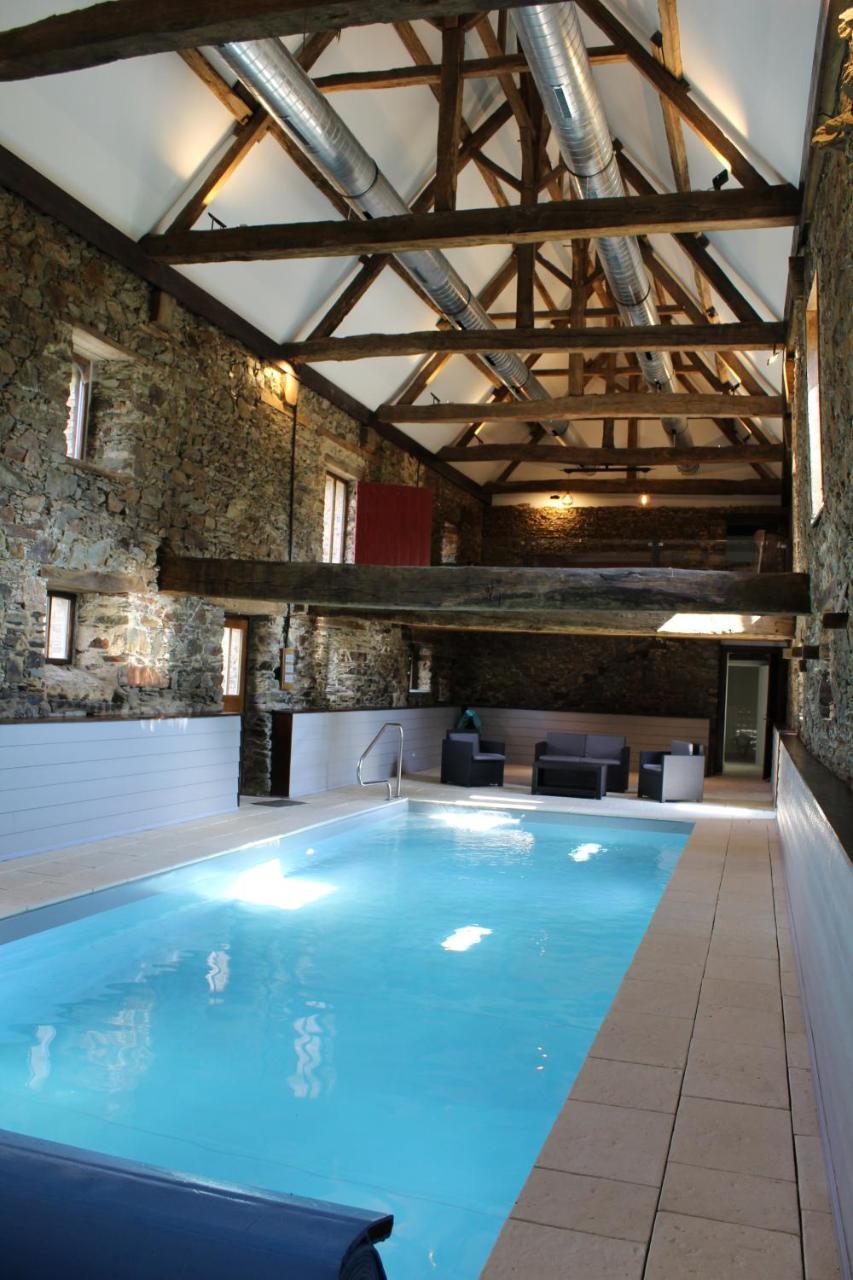 Le Manoir De La Vieille Douve Bed and Breakfast Bourg-d'Ire Eksteriør billede